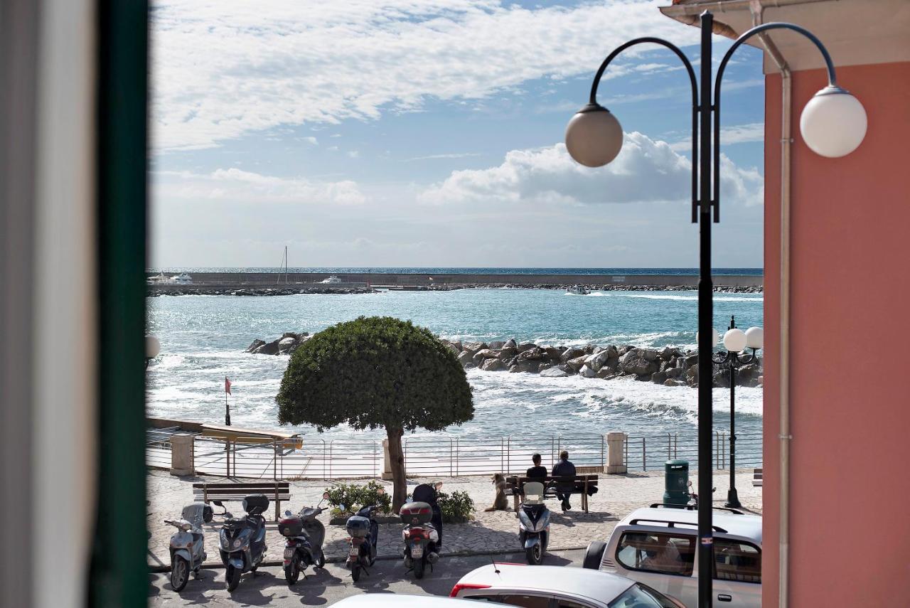 Ferienwohnung A Due Passi Dal Mare Chiavari Exterior foto